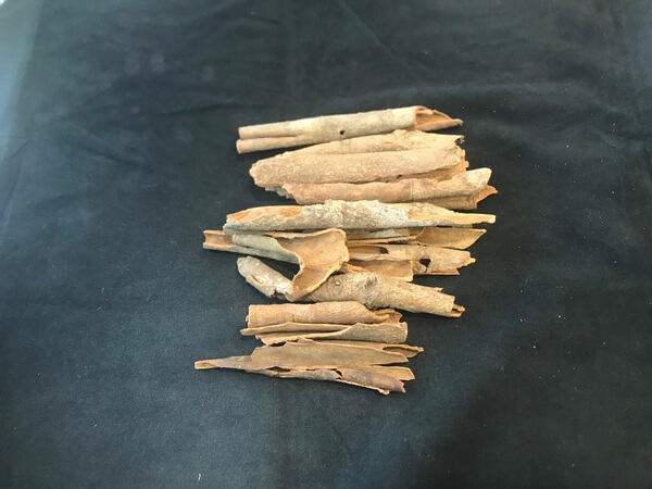 Vietnamese-broken-cinnamon-2.jpg