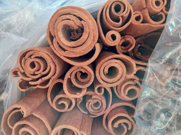 Vietnamese-tube-cinnamon-2.jpg